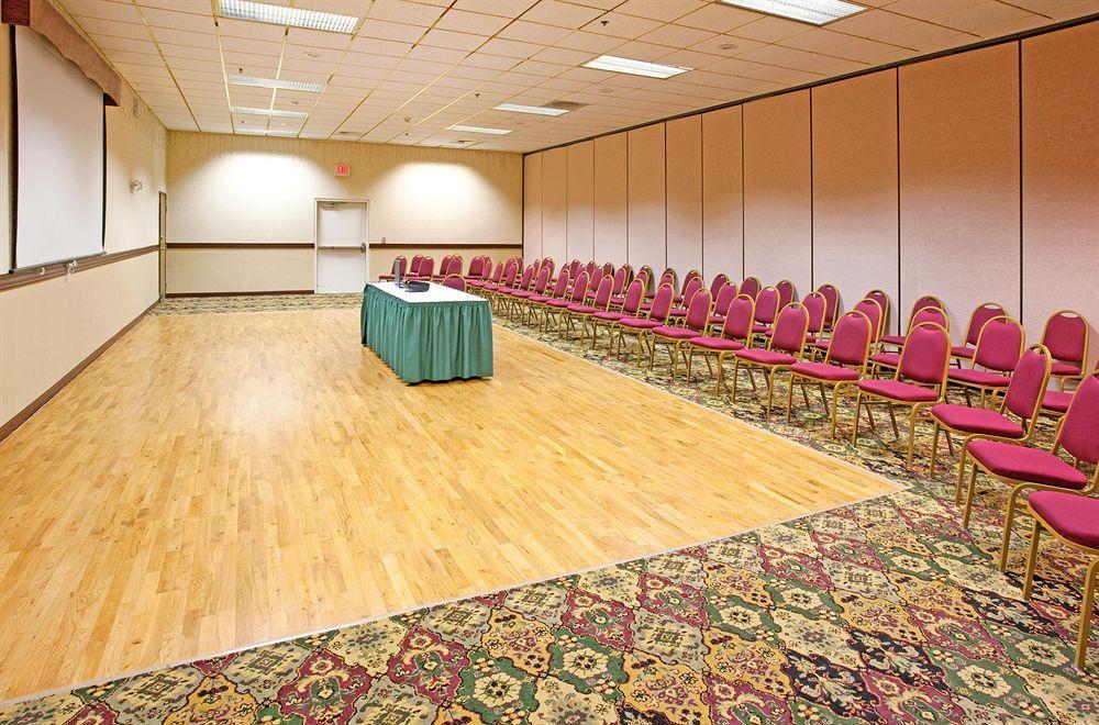 Country Inn & Suites By Radisson, Sidney, Ne ภายนอก รูปภาพ
